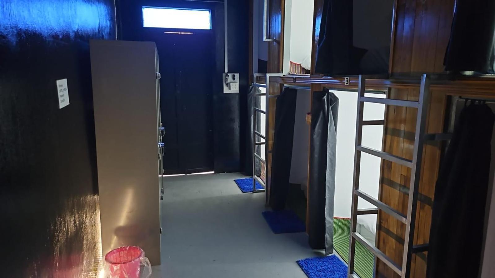 Kai Lions International Capsule Hostel 巴色 外观 照片