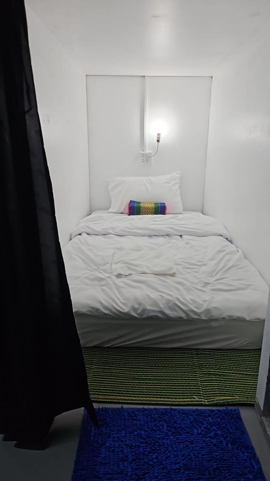 Kai Lions International Capsule Hostel 巴色 外观 照片