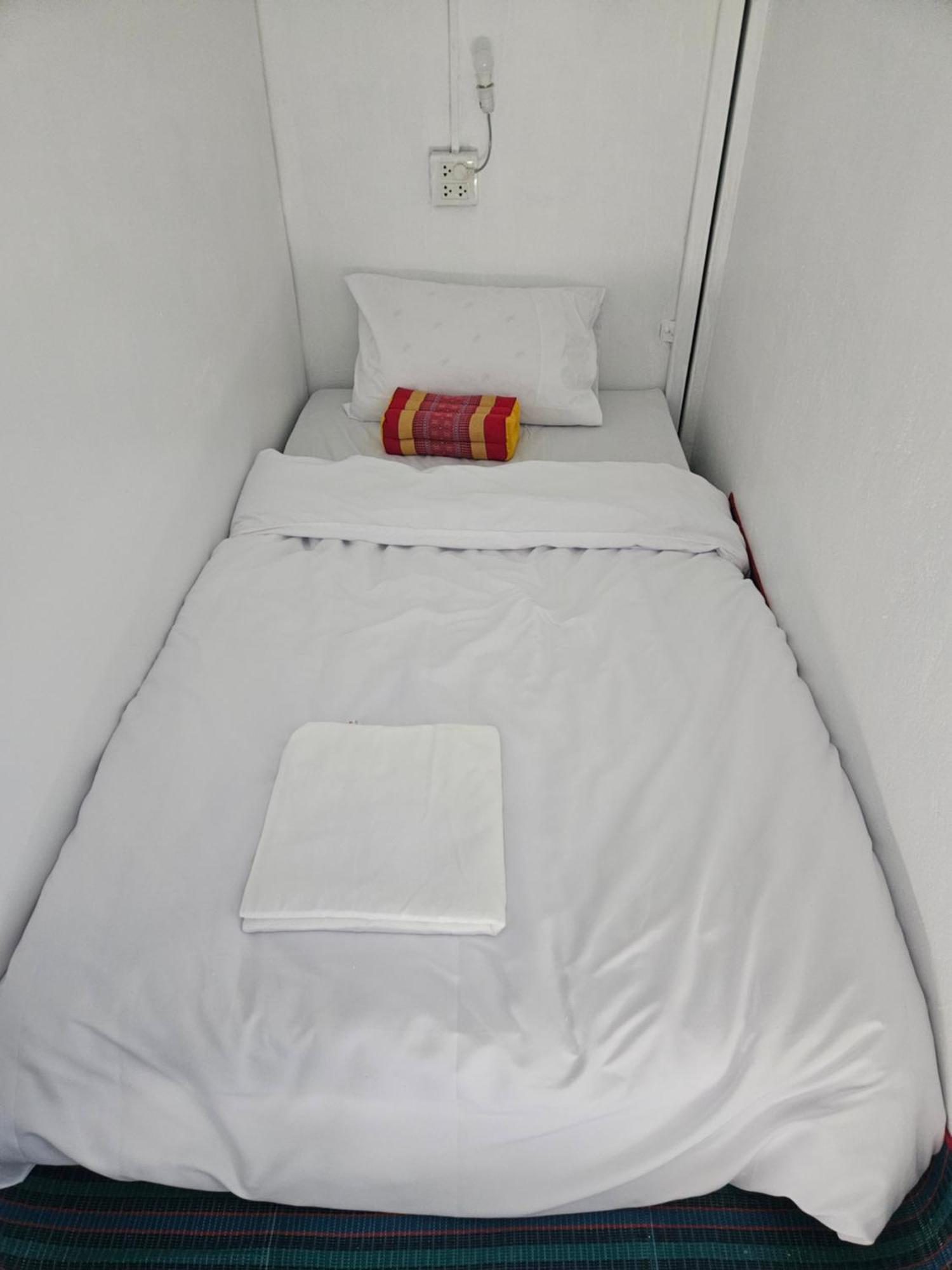 Kai Lions International Capsule Hostel 巴色 外观 照片