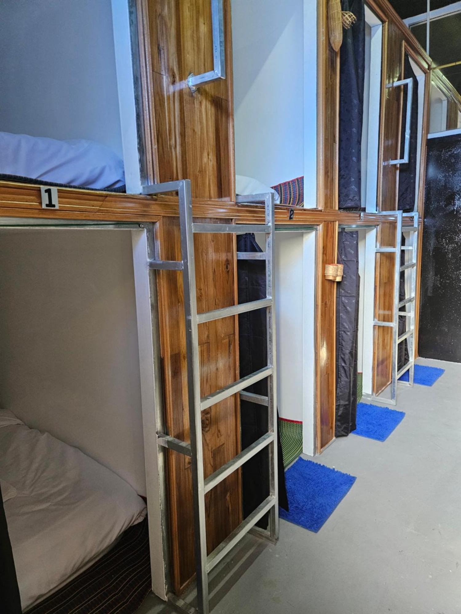 Kai Lions International Capsule Hostel 巴色 外观 照片
